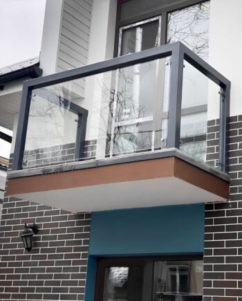 Maurizio Classic|огородження на балкон на з'єднувачах в металевому каркасі (6) купити з доставкою в Україні - splenko.com