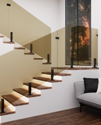 GUSTAVO Loft|стеклянное ограждение лестничных маршей на усиленных стойках черного цвета из закаленного тонированного стекла бронза