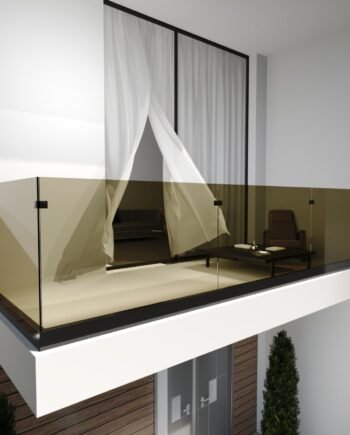 RICCARDO Loft|стеклянное ограждение на балкон или террасу в зажимном профиле с черной фурнитурой из закаленного тонированного стекла бронза