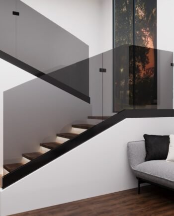 RICCARDO Loft|стеклянное ограждение лестничных маршей в зажимном профиле с черной фурнитурой из закаленного тонированного стекла графит