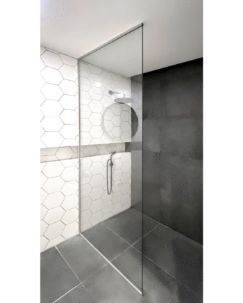 AGATA|стеклянная душевая перегородка до потолка