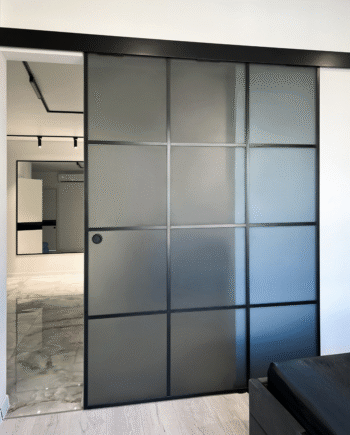 DAVID Loft|двері скляні розсувні по центру з матованого скла графіт