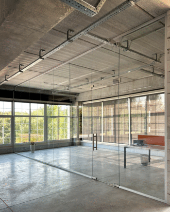 FELIX|перегородка з маятниковими дверима та фрамугою по центру з прозорого скла (9) купити з доставкою в Україні - splenko.com