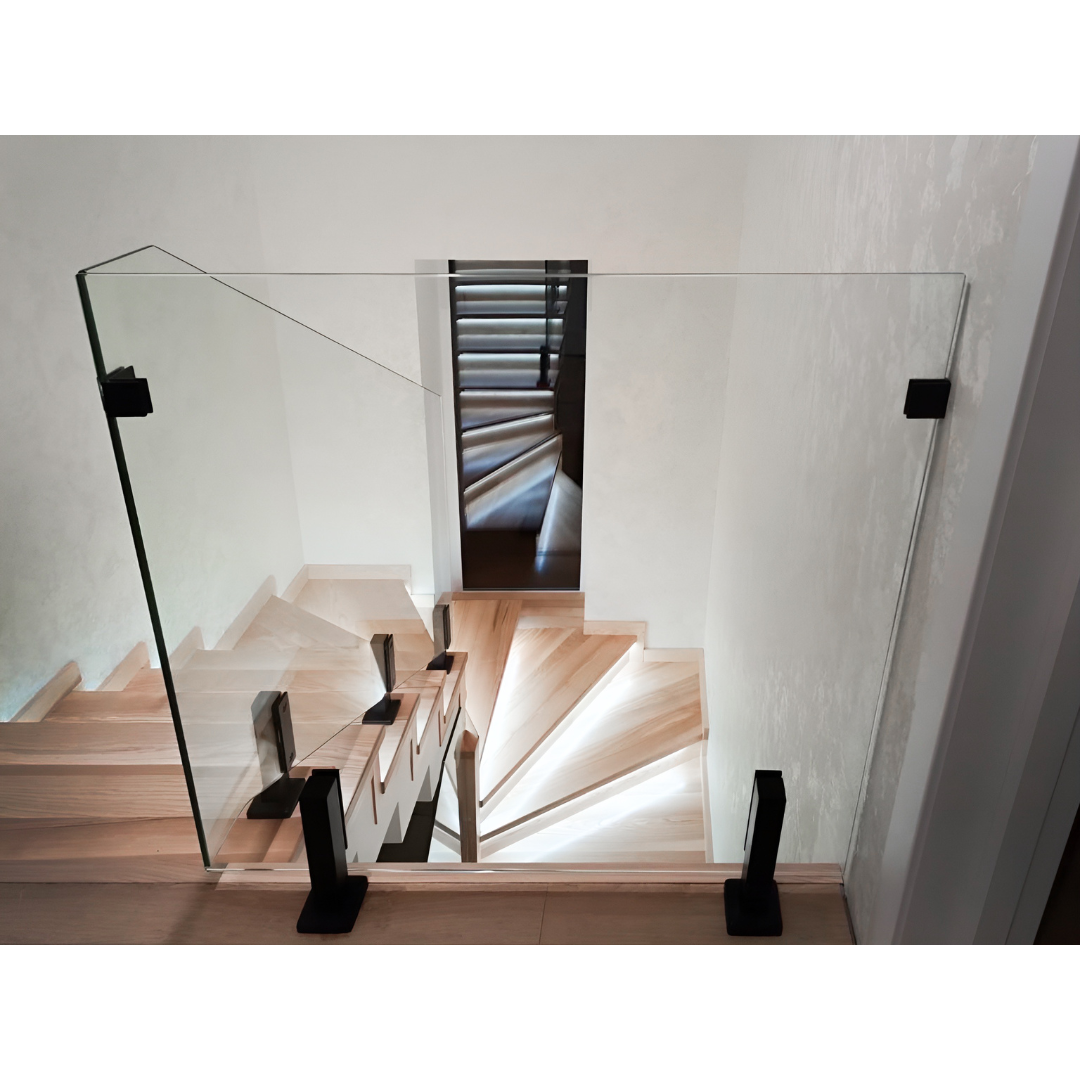 GUSTAVO Loft|скляне огородження сходів на підсилених стійках чорного кольору із загартованого прозорого скла (6) купити з доставкою в Україні - splenko.com GUSTAVO Loft|скляне огородження сходів на підсилених стійках чорного кольору із загартованого прозорого скла (6) купити з доставкою в Україні - splenko.com
