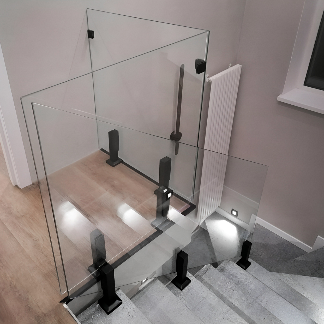 GUSTAVO Loft|скляне огородження сходів на підсилених стійках чорного кольору із загартованого прозорого скла (4) купити з доставкою в Україні - splenko.com GUSTAVO Loft|скляне огородження сходів на підсилених стійках чорного кольору із загартованого прозорого скла (4) купити з доставкою в Україні - splenko.com