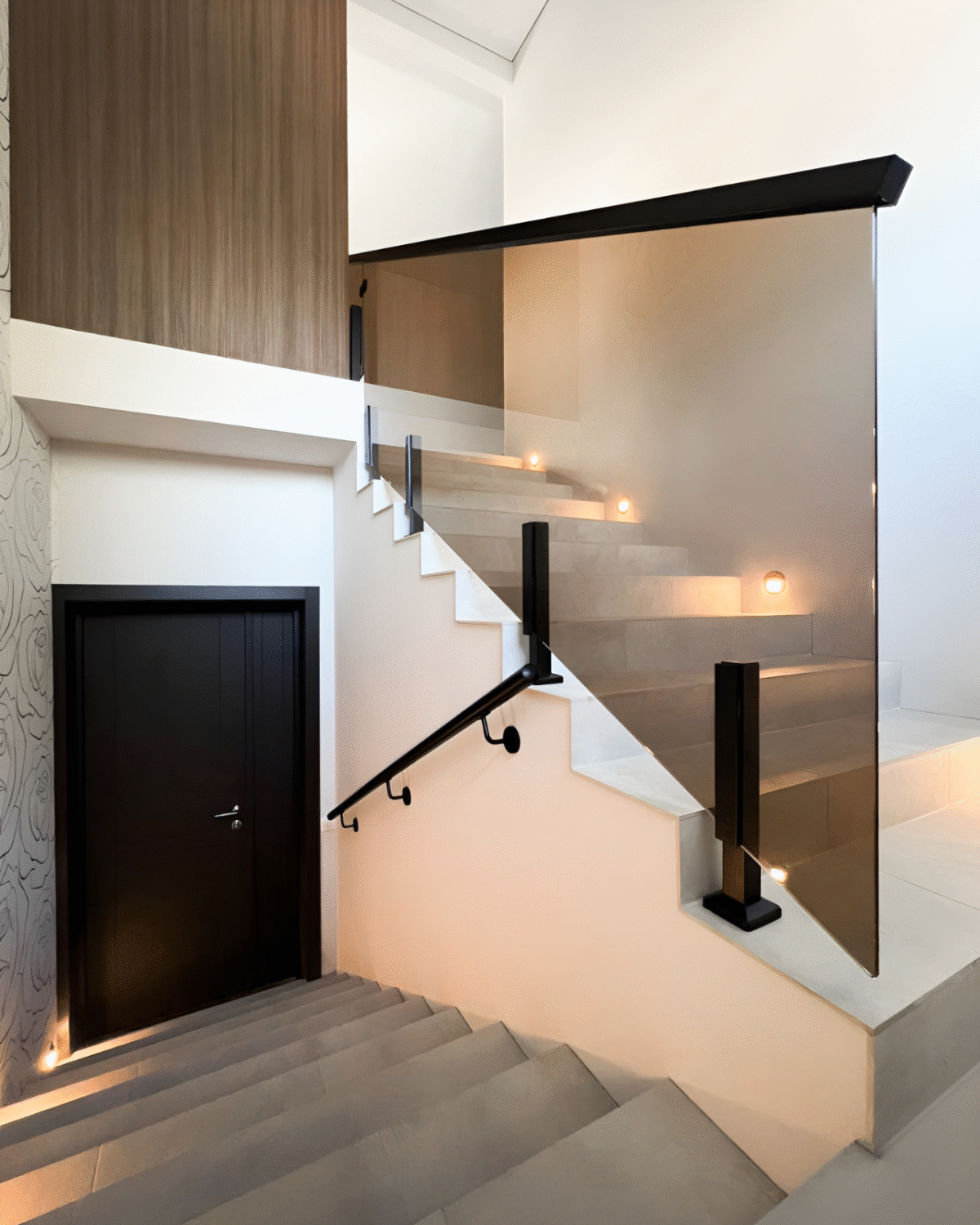 GUSTAVO Loft|скляне огородження сходових маршів на підсилених стійках чорного кольору із загартованого тонованого скла бронза з металевим поручнем (5) купити з доставкою в Україні - splenko.com GUSTAVO Loft|скляне огородження сходових маршів на підсилених стійках чорного кольору із загартованого тонованого скла бронза з металевим поручнем (5) купити з доставкою в Україні - splenko.com