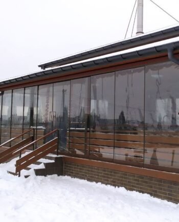 Слайдинг безрамное раздвижное остекление с покраской RAL и прозрачным стеклом