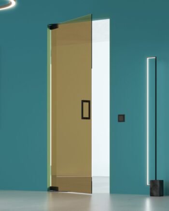 OLIVER Black|двери маятниковые с доводчиком в черной фурнитуре из тонированного стекла бронза