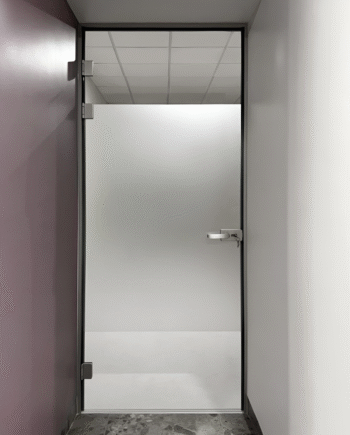 ADRIANO Classic|двери стеклянные с частичным матированием в алюминиевом коробе в медицинский центр (8) купить с доставкой в Украине - splenko.com