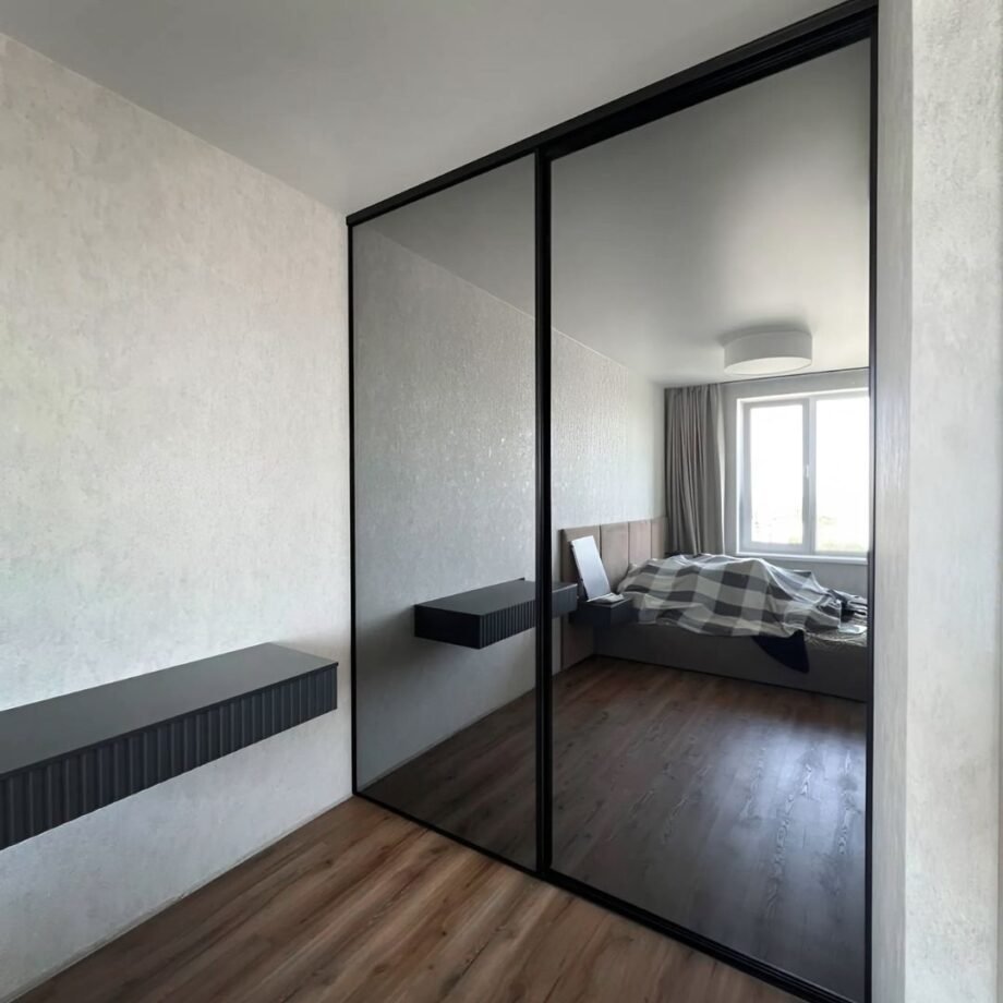 TEODOR Loft|розсувна перегородка з нижньою напрямною з тонованого дзеркала графіт (4) купити з доставкою в Україні - splenko.com