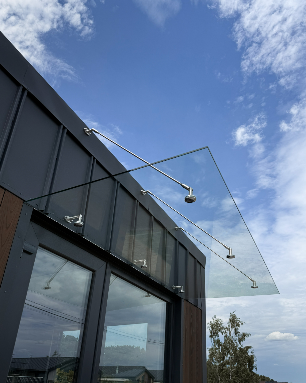 Fabrizio|скляний навіс над входом на трьох вантах — загартоване прозоре скло (19) купити з доставкою в Україні - splenko.com Fabrizio|скляний навіс над входом на трьох вантах — загартоване прозоре скло (19) купити з доставкою в Україні - splenko.com