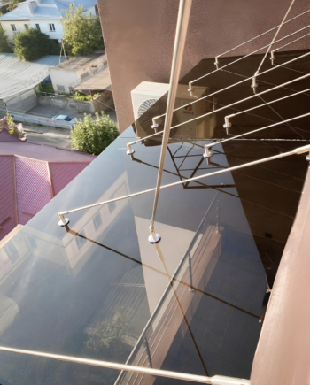 Fabrizio|скляний навіс для входу на розкосих вантах із затемненого скла бронза