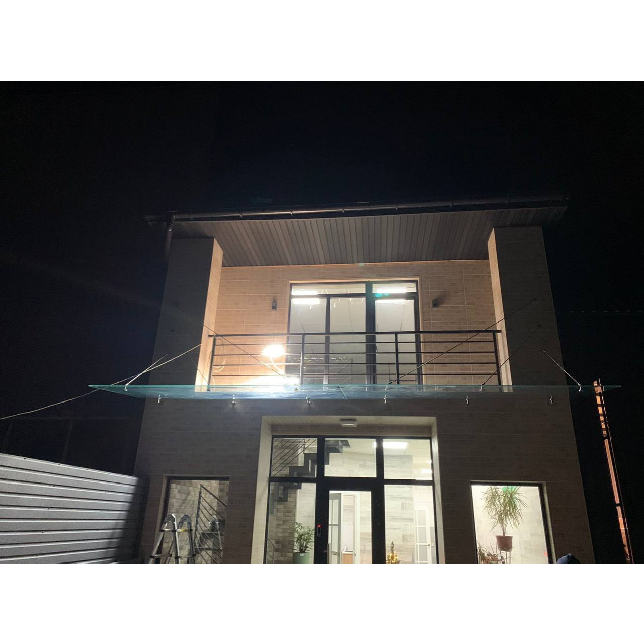 Fabrizio|скляний навіс над входом на чотирьох вантах — загартоване прозоре скло (34) купити з доставкою в Україні - splenko.com Fabrizio|скляний навіс над входом на чотирьох вантах — загартоване прозоре скло (34) купити з доставкою в Україні - splenko.com