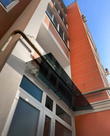 Fabrizio|скляний навіс над входом в підʼїзд із загартованого скла графіт (11) купити з доставкою в Україні - splenko.com