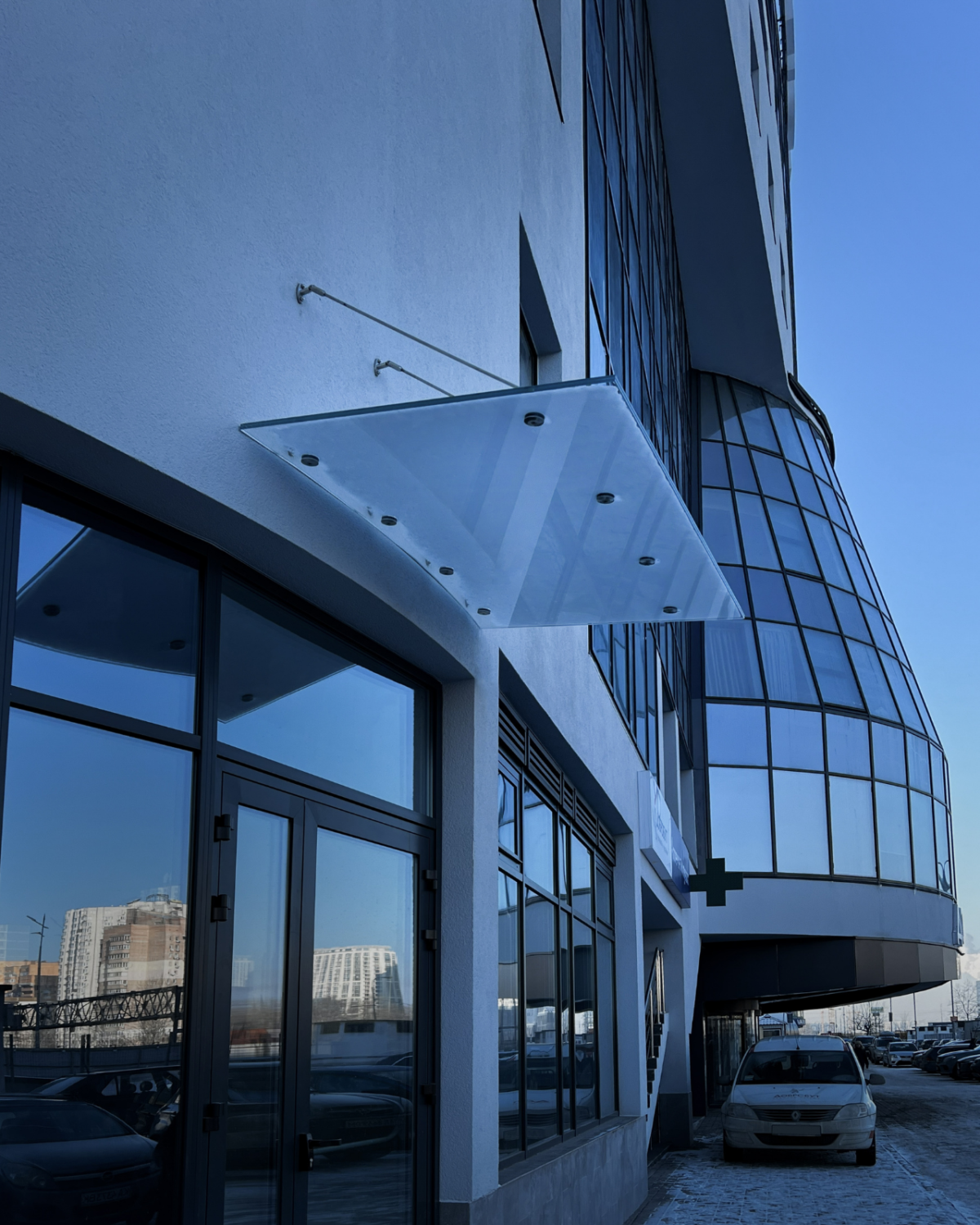 Fabrizio|скляний навіс над входом на чотирьох вантах — загартоване прозоре скло (22) купити з доставкою в Україні - splenko.com Fabrizio|скляний навіс над входом на чотирьох вантах — загартоване прозоре скло (22) купити з доставкою в Україні - splenko.com