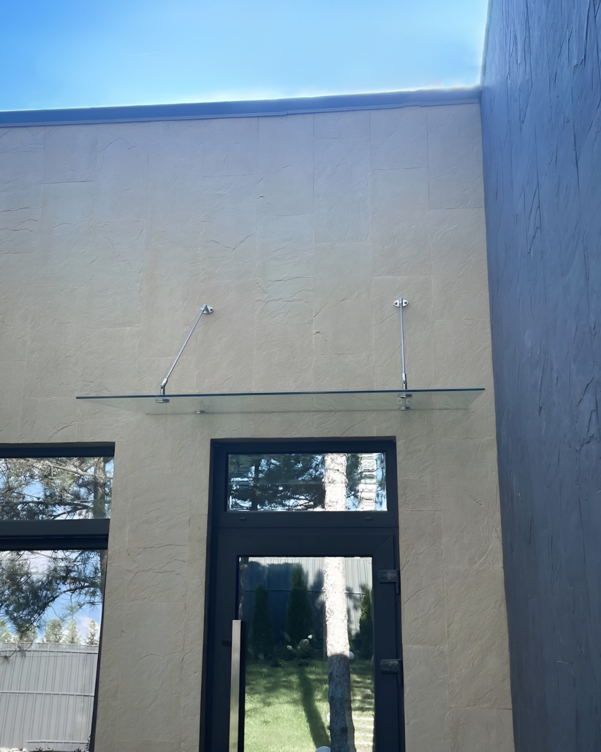 Fabrizio|скляний навіс над входом на двох вантах — загартоване прозоре скло (18) купити з доставкою в Україні - splenko.com Fabrizio|скляний навіс над входом на двох вантах — загартоване прозоре скло (18) купити з доставкою в Україні - splenko.com