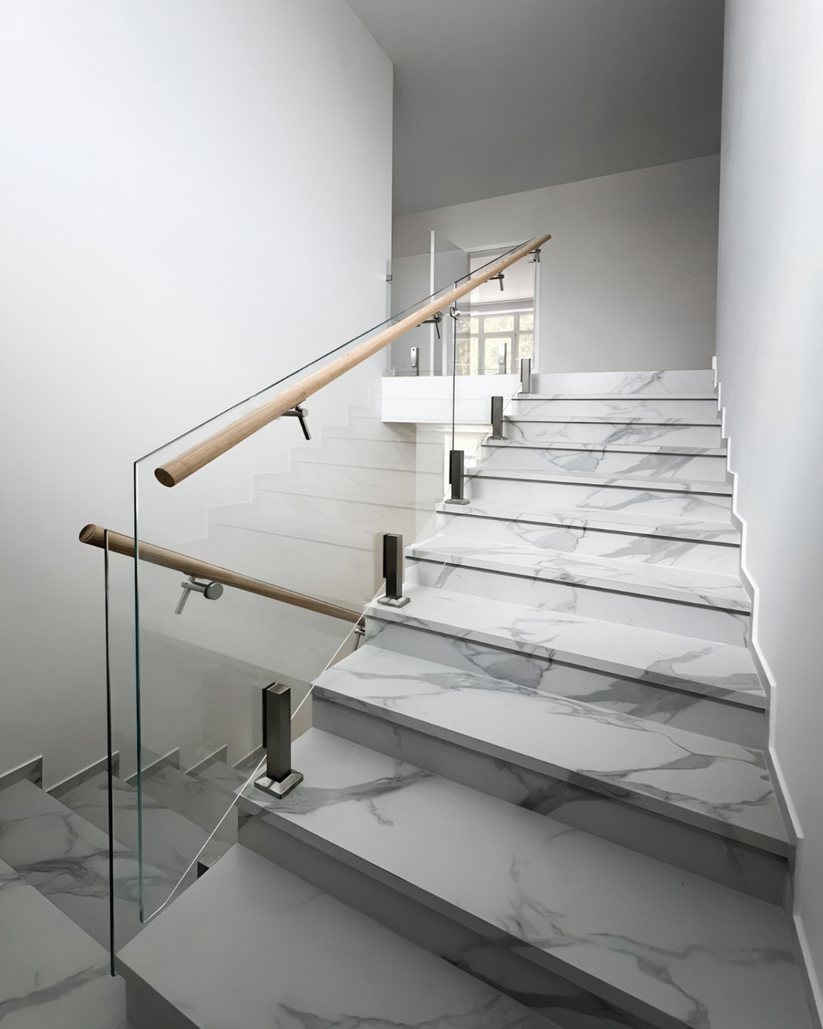 GUSTAVO Classic| glass fence for staircases on reinforced posts made of tempered clear glass (12) buy with delivery in Ukraine - splenko.com GUSTAVO Classic| glass fence for staircases on reinforced posts made of tempered clear glass (12) buy with delivery in Ukraine - splenko.com