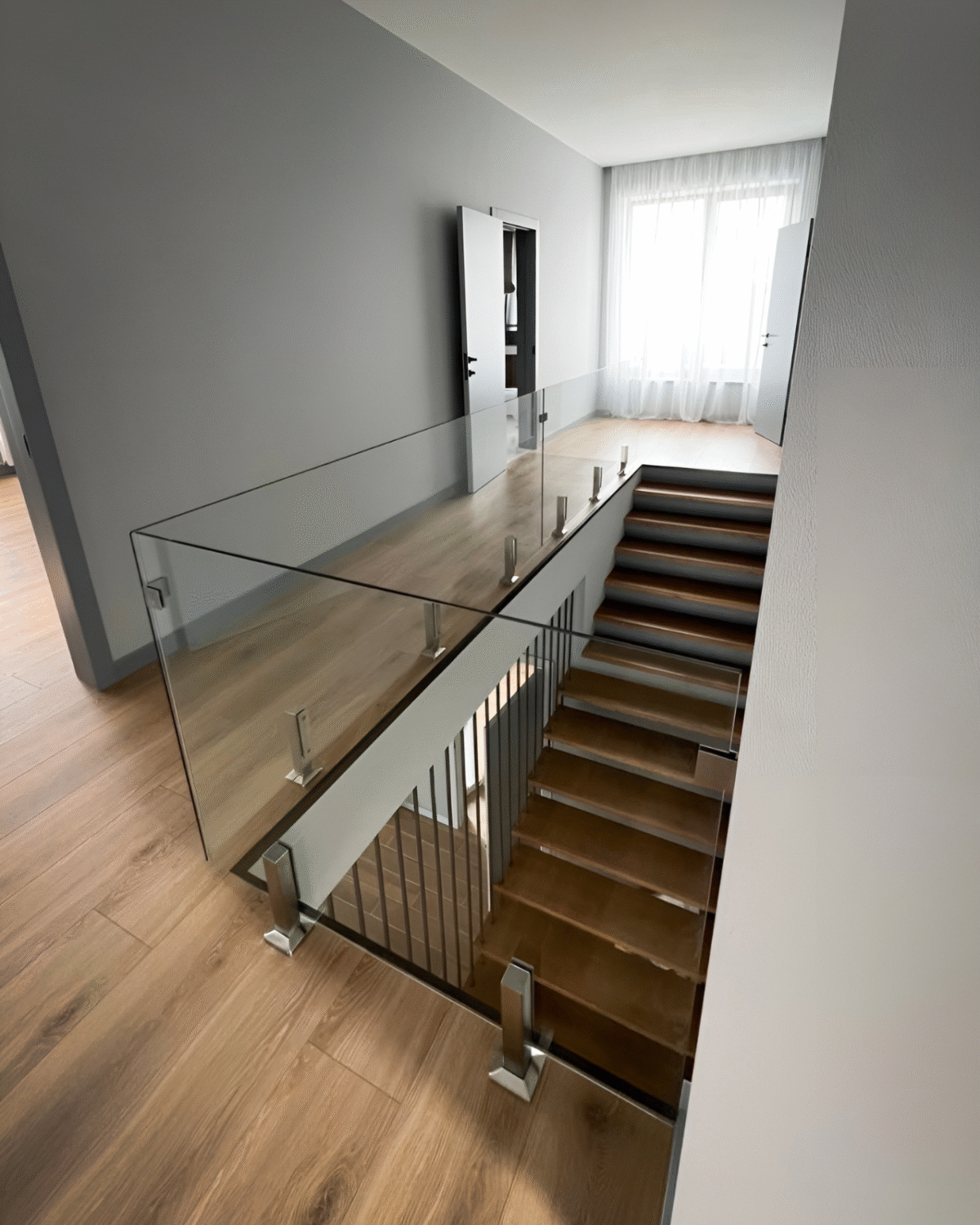 GUSTAVO Classic| glass fence for staircases on reinforced posts made of tempered clear glass (30) buy with delivery in Ukraine - splenko.com GUSTAVO Classic| glass fence for staircases on reinforced posts made of tempered clear glass (30) buy with delivery in Ukraine - splenko.com
