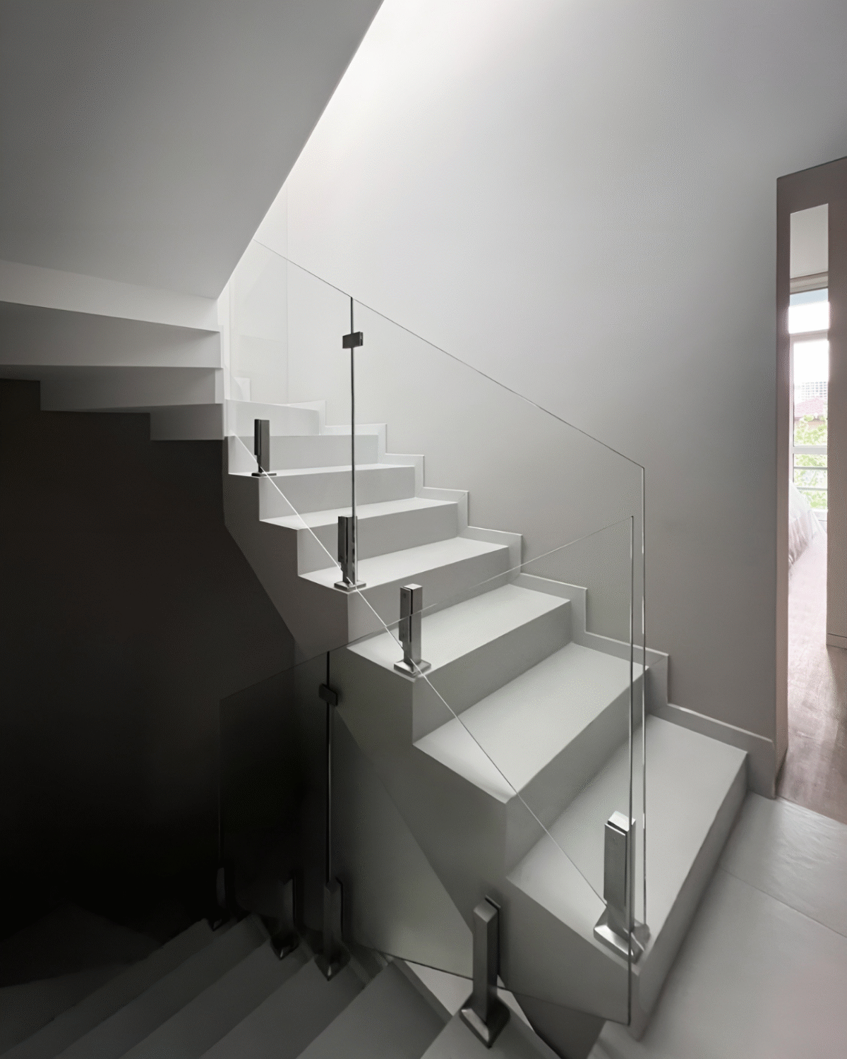 GUSTAVO Classic| glass fence for staircases on reinforced posts made of tempered clear glass (49) buy with delivery in Ukraine - splenko.com GUSTAVO Classic| glass fence for staircases on reinforced posts made of tempered clear glass (49) buy with delivery in Ukraine - splenko.com