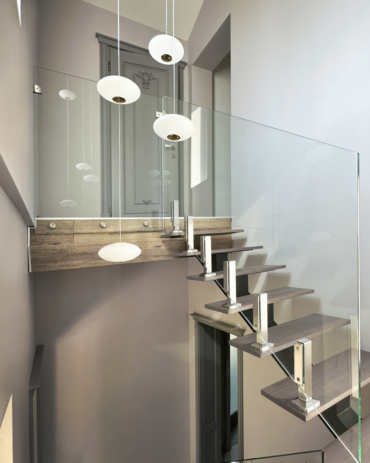 GUSTAVO Classic| glass fence for staircases on reinforced posts made of tempered clear glass (5) buy with delivery in Ukraine - splenko.com GUSTAVO Classic| glass fence for staircases on reinforced posts made of tempered clear glass (5) buy with delivery in Ukraine - splenko.com