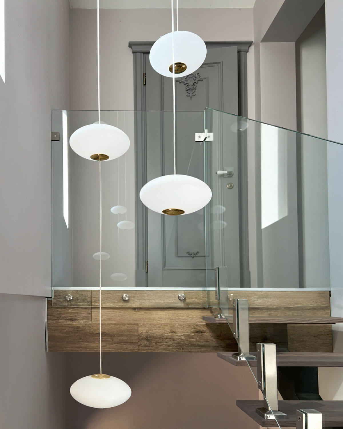 GUSTAVO Classic| glass fence for staircases on reinforced posts made of tempered clear glass (9) buy with delivery in Ukraine - splenko.com GUSTAVO Classic| glass fence for staircases on reinforced posts made of tempered clear glass (9) buy with delivery in Ukraine - splenko.com