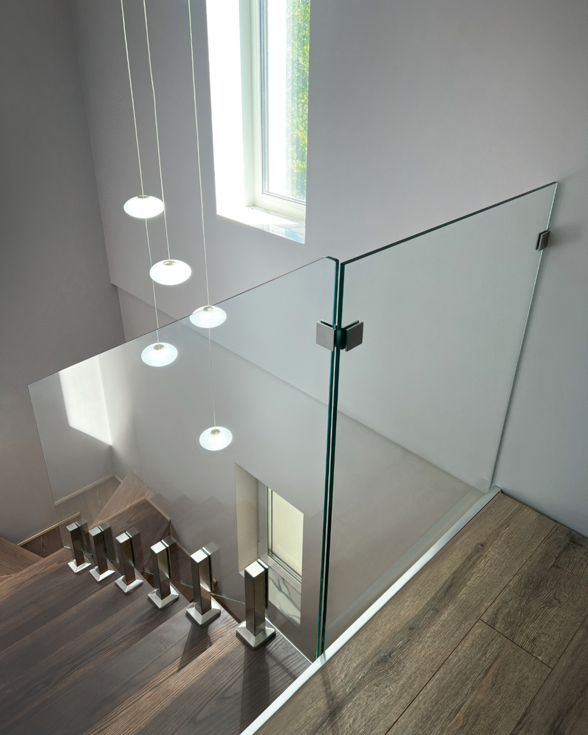 GUSTAVO Classic| glass fence for staircases on reinforced posts made of tempered clear glass (8) buy with delivery in Ukraine - splenko.com GUSTAVO Classic| glass fence for staircases on reinforced posts made of tempered clear glass (8) buy with delivery in Ukraine - splenko.com