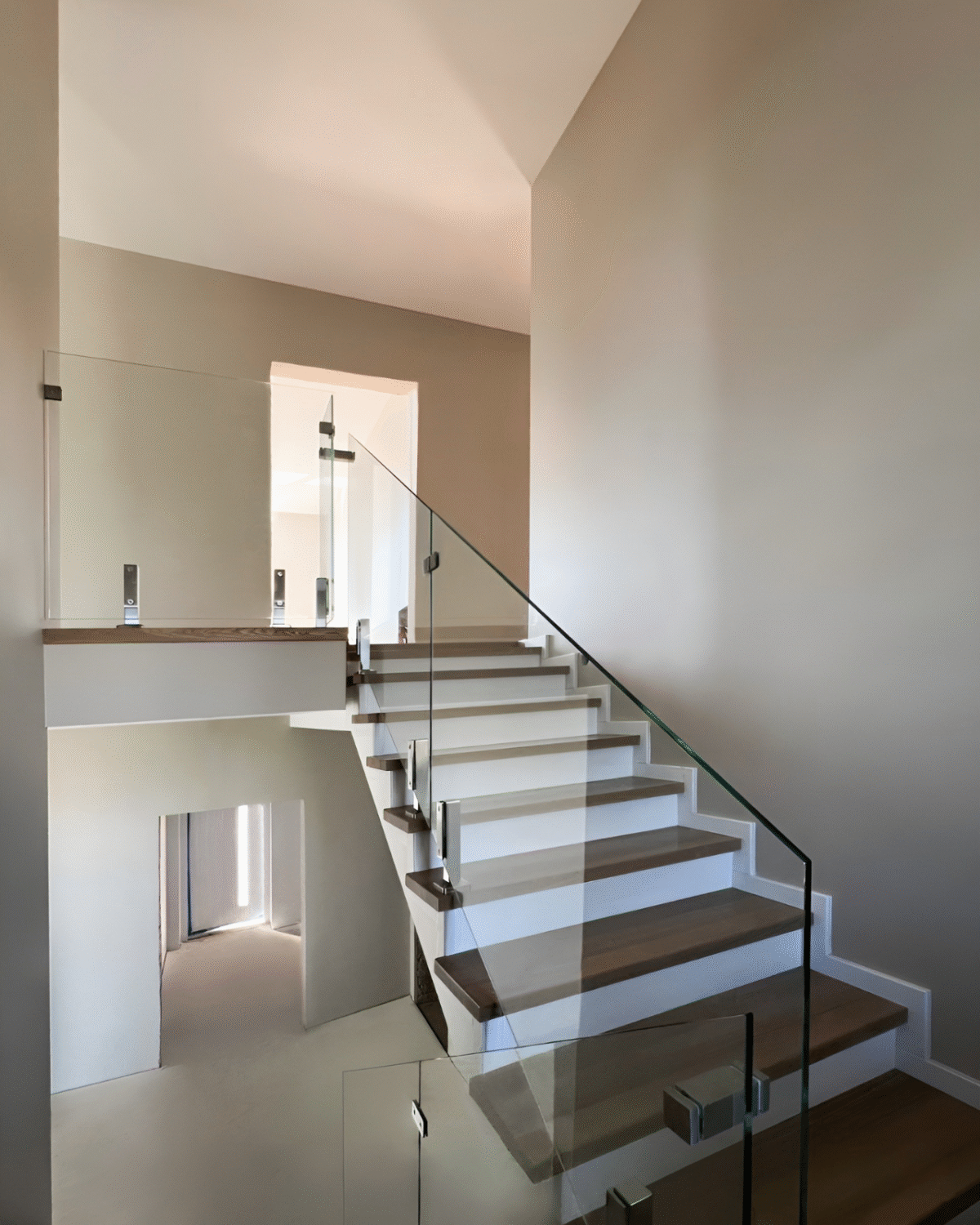 GUSTAVO Classic| glass fence for staircases on reinforced posts made of tempered clear glass (25) buy with delivery in Ukraine - splenko.com GUSTAVO Classic| glass fence for staircases on reinforced posts made of tempered clear glass (25) buy with delivery in Ukraine - splenko.com