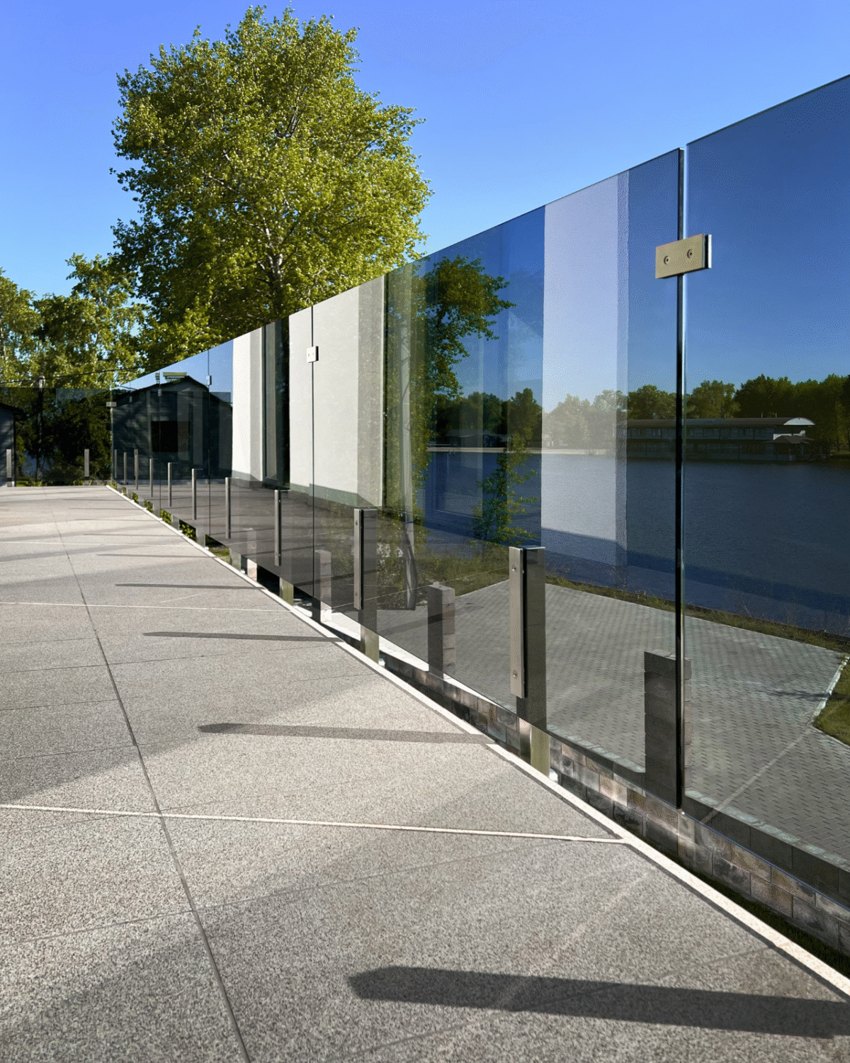 GUSTAVO|скляне огородження на балкон на підсилених стійках із загартованого тонованого скла графіт (5) купити з доставкою в Україні - splenko.com GUSTAVO|скляне огородження на балкон на підсилених стійках із загартованого тонованого скла графіт (5) купити з доставкою в Україні - splenko.com