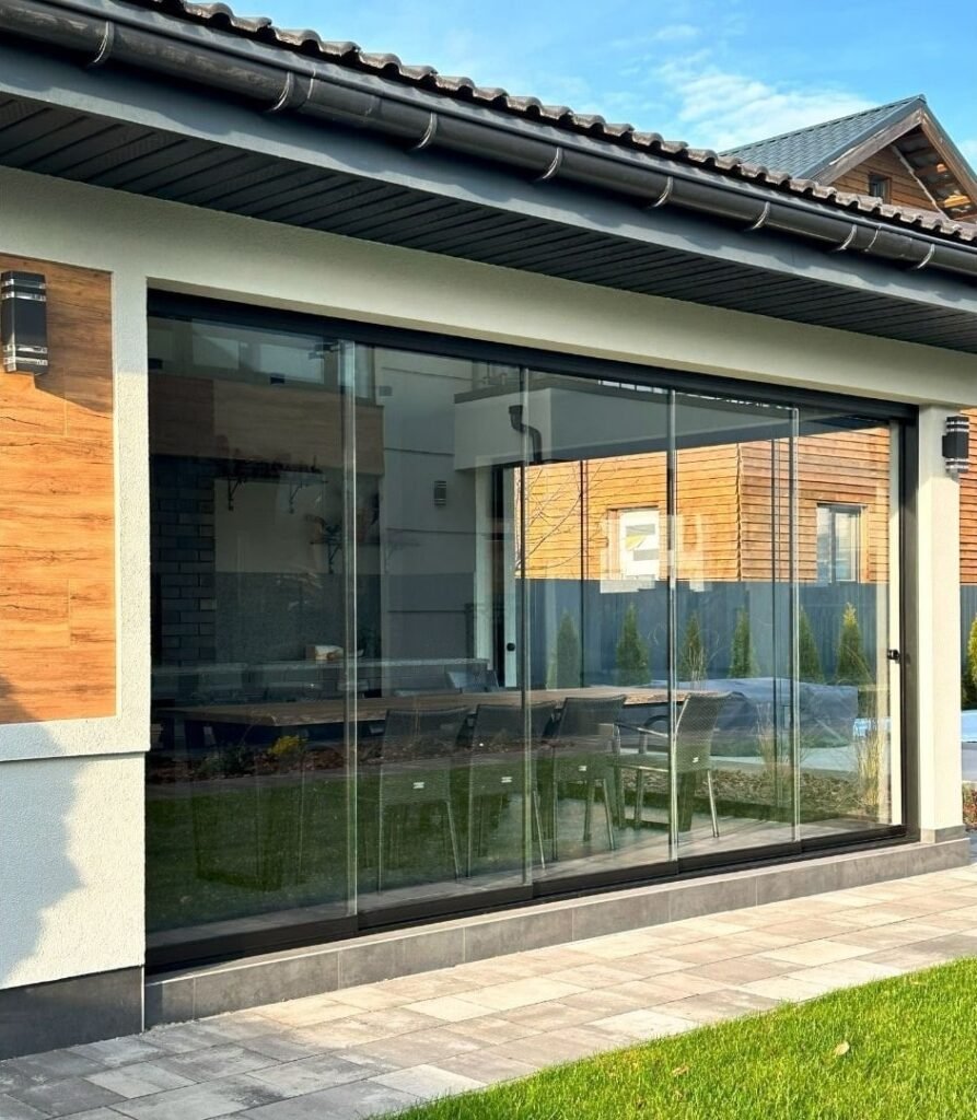 Панорамне скління альтанки