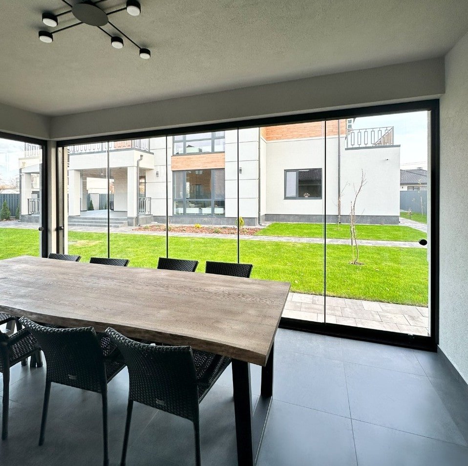 Альтанка зі склом