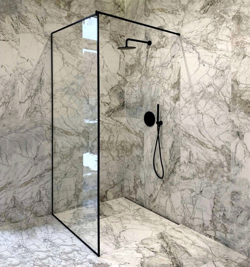 Кутова скляна перегородка для душу