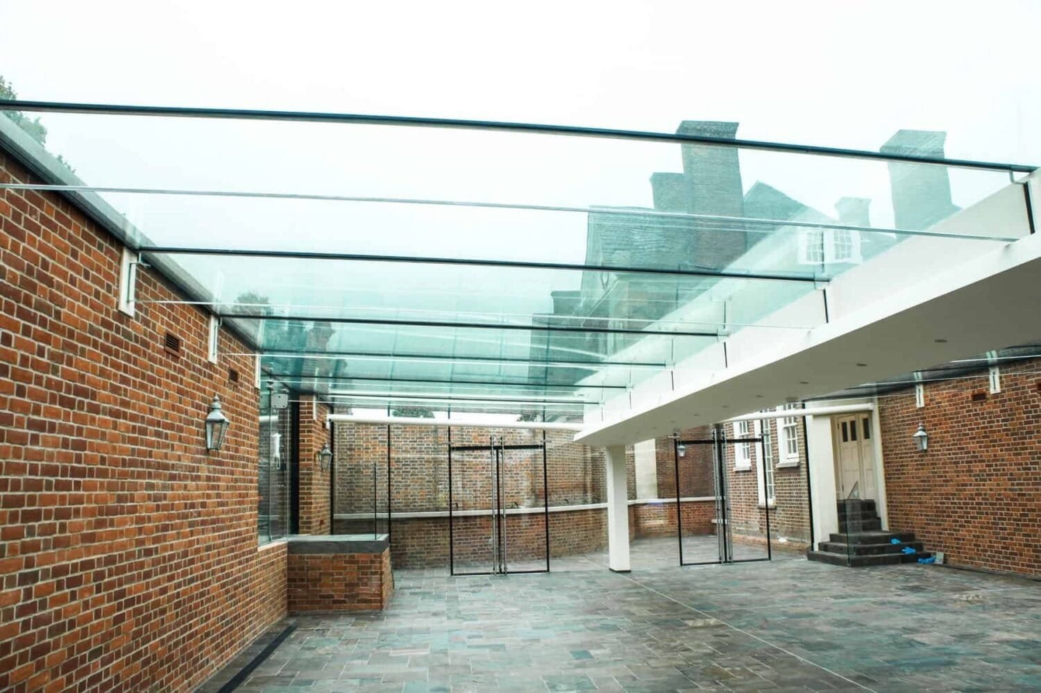 Прозоре покриття даху