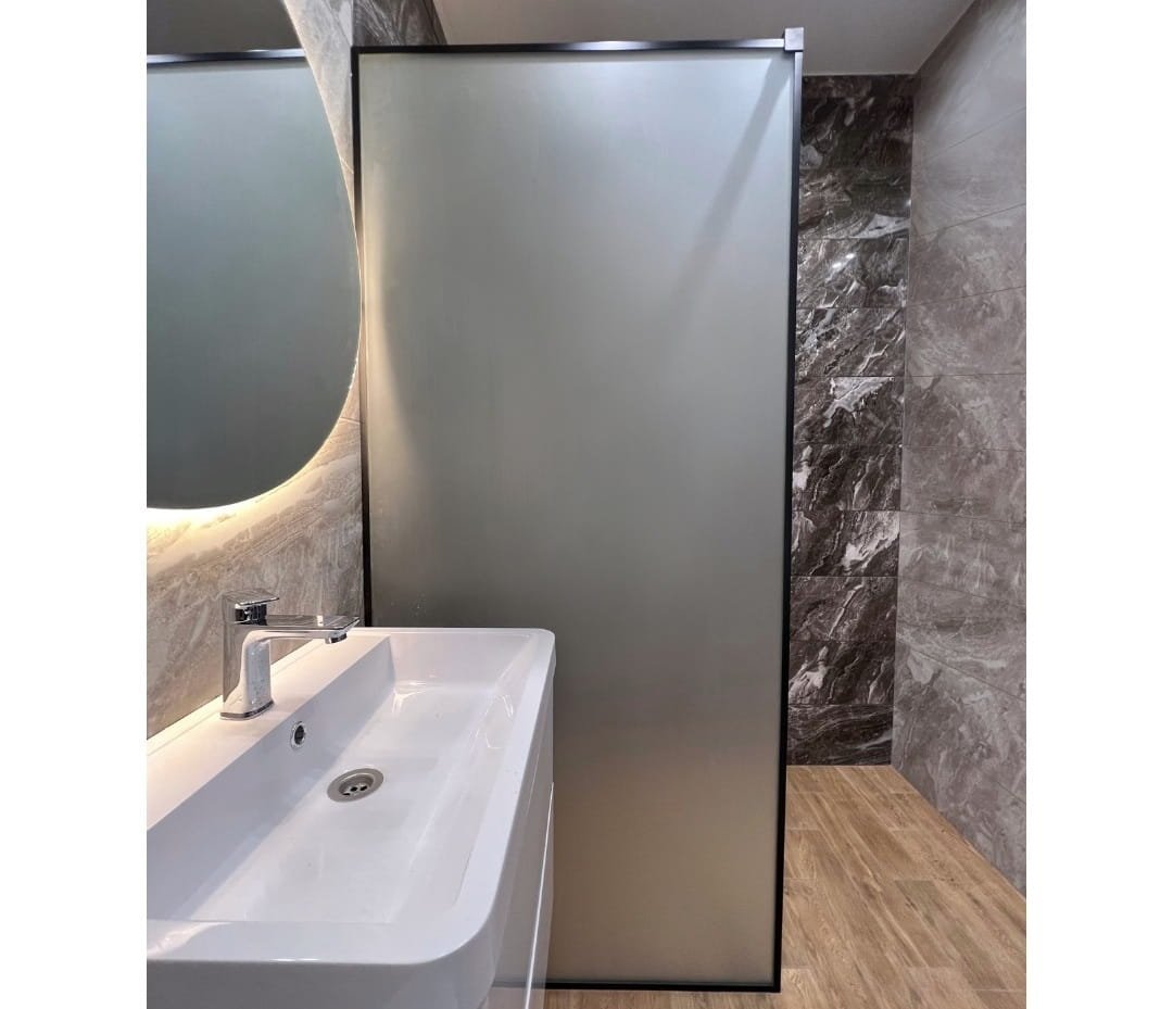 Скляна стінка